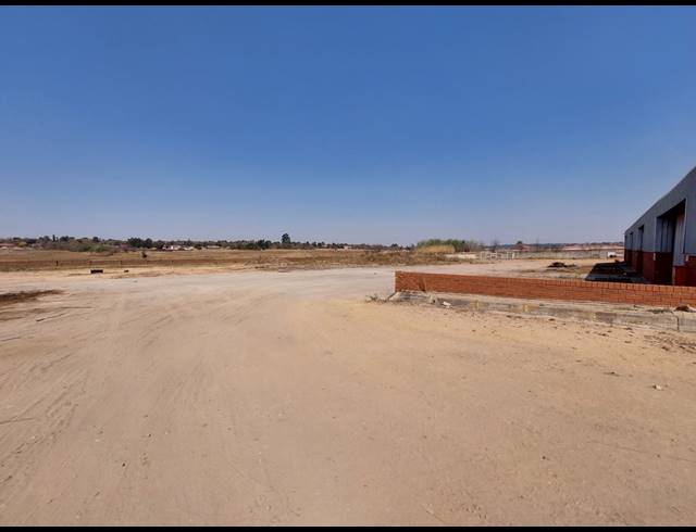 2,400M² WORKSHOP TO LET IN FAIRLEADS